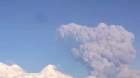 The Bezymyanny Volcano In Kamchatka Began Erupting, 11/26/2025