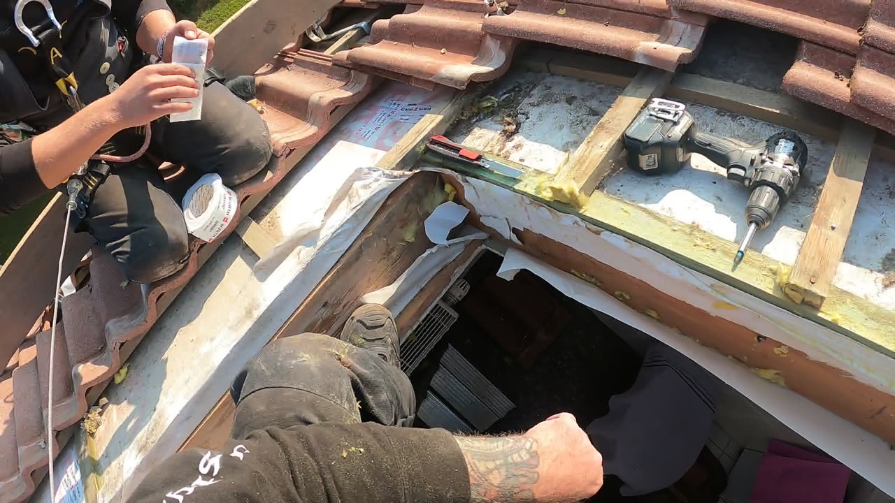 Velux Fenstertausch in Colditz Teil 5 - 02.10.2025 - Dachsanierung Colditz