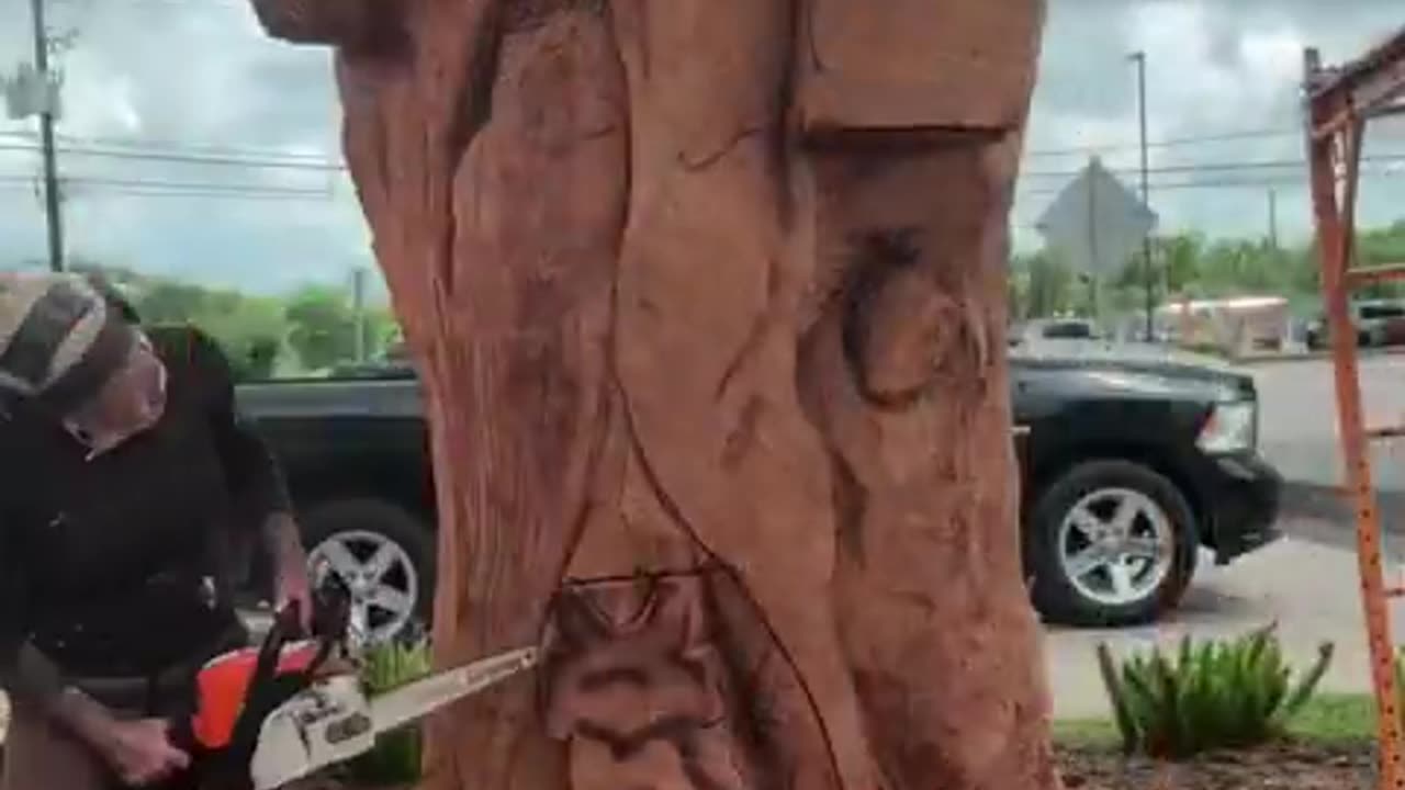 Sculpture always amazes me. Enjoy!