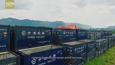 Caucho de Laos por ferrocarril