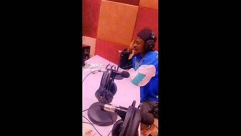 interview with the Artist of the year Emdrize on royal fm Kaduna