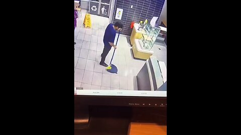 perfect save from this mcdonald’s employee