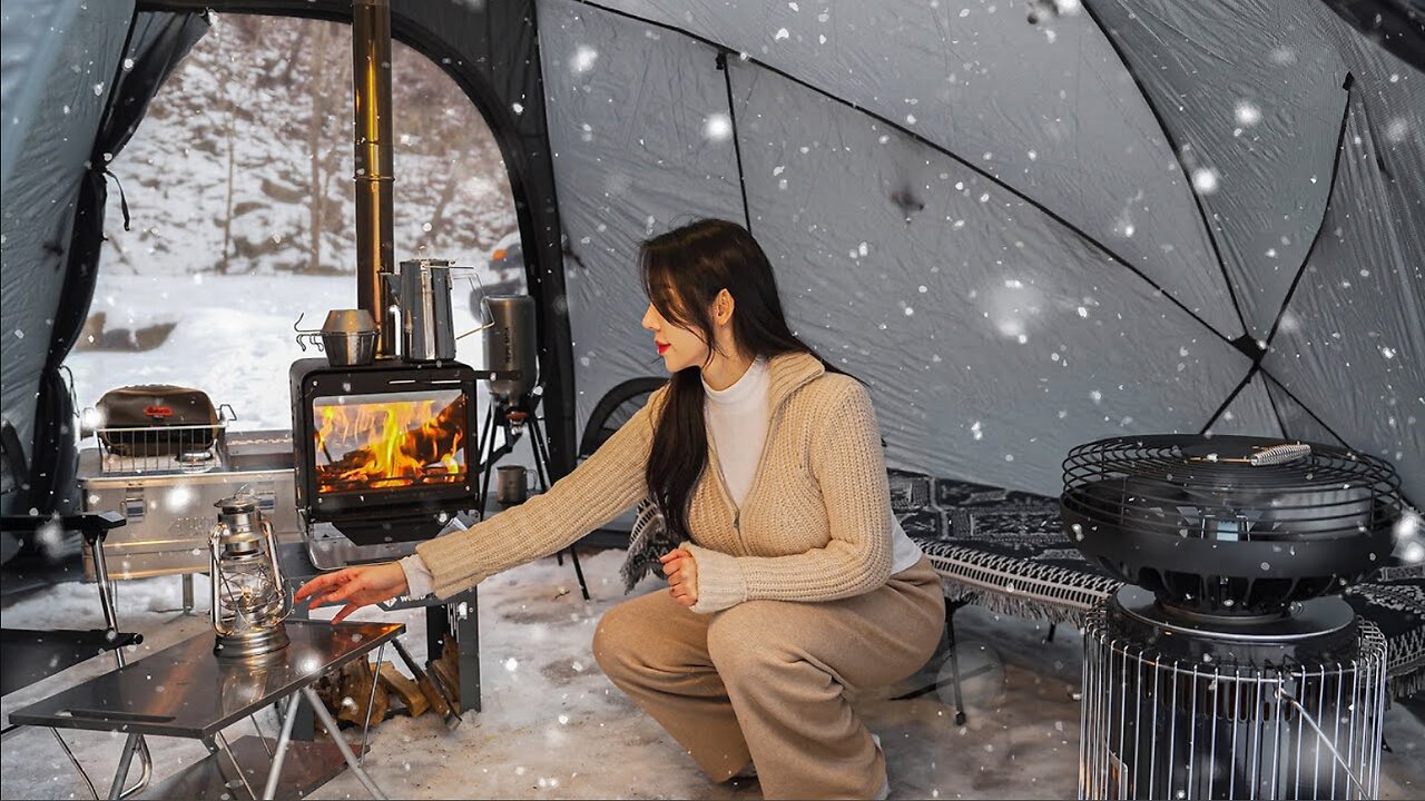 Hot Tent Solo Camping In Snowy Mountains☃️