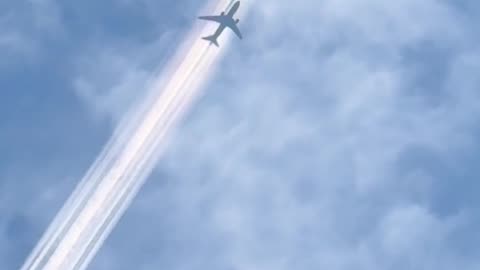 🤯✨ Incredible Mid-Air Refueling of U.S. Air Force Planes! | FeedMyCuriosity