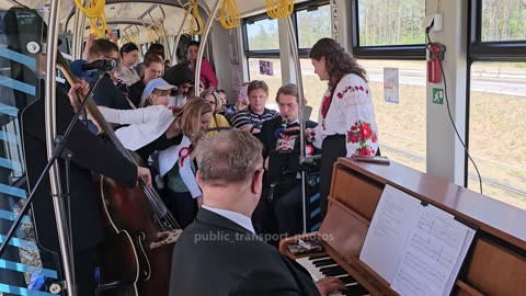 "Przybyli ułani pod okienko" - Muzyczny Tramwaj Probaltici
