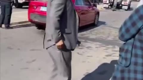 🟢 DHS Agents AMBUSHED in Evanston — Women Ram Border Patrol SUV and Try to Free Detainee!