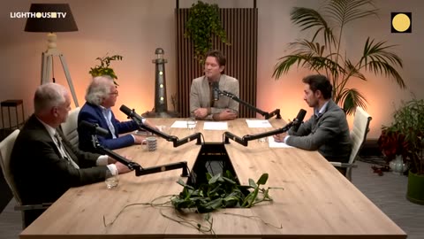Theo Schetters - Lighthouse TV - over cruciaal vaccinatiesterfteonderzoek dat in 2021 op de plank bleef liggen