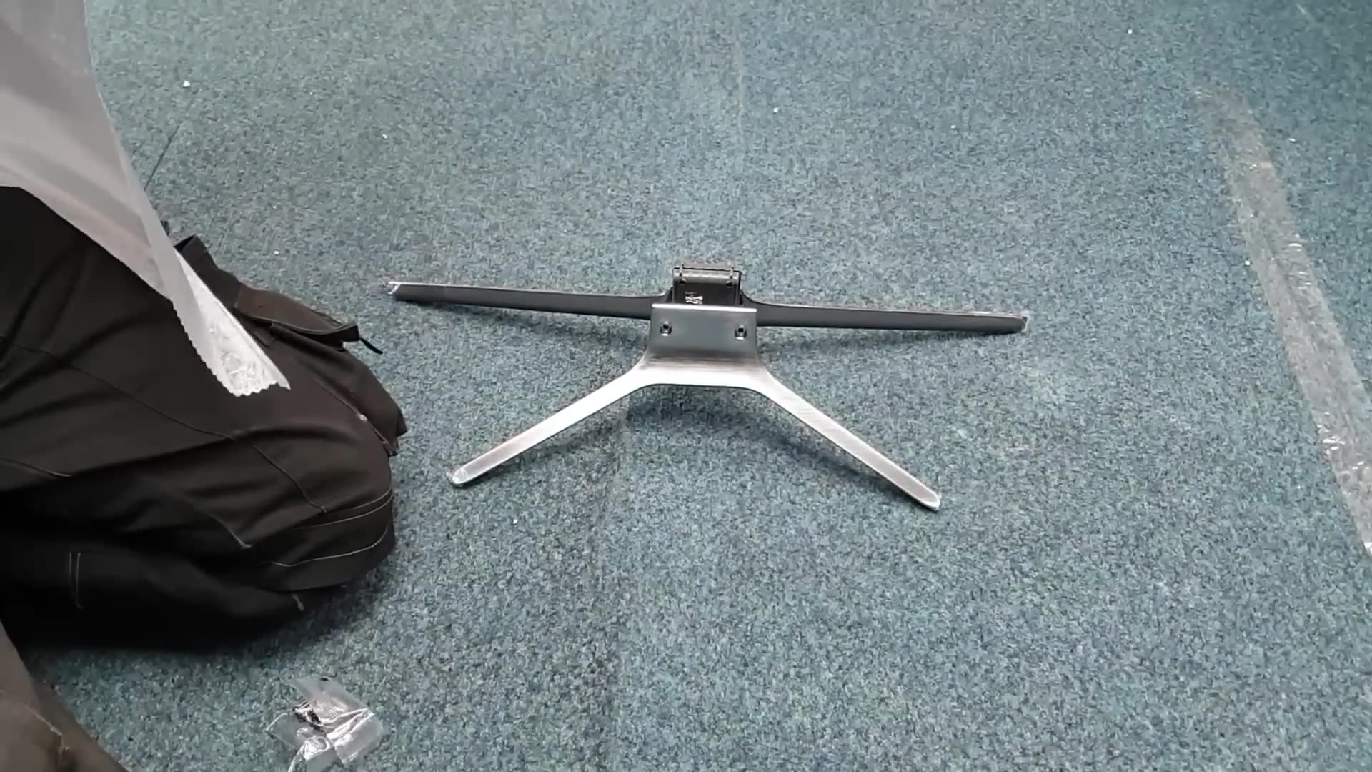 The TV Dan Samsung 32" 5 Series Smart TV Unboxing and Setup