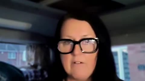 Nutrition & Work: How Food & Desk Jobs Tank Your Mental Health