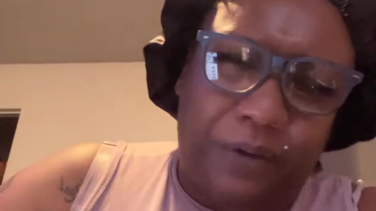 Ivy And her man fighting AGAIN