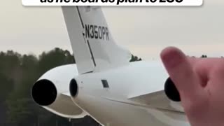 Ole Miss fans boo Lane kiffin as he boards plane headed for LSU