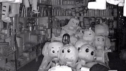 😱🧸 Demon Sticks His Head Out Between Dolls! Creepiest Doll Encounter | TheHauntingHour