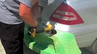 Just when you think you know every bottle hack… this appears 🤯