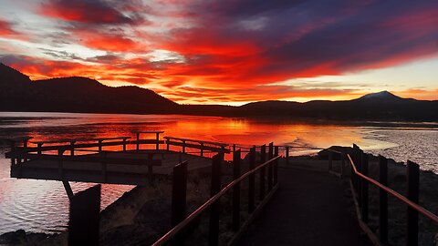 GORGEOUS Winter Sunrise Hiking North Shore Fishing Pier @ Haystack Reservoir! | 4K Madras Prineville