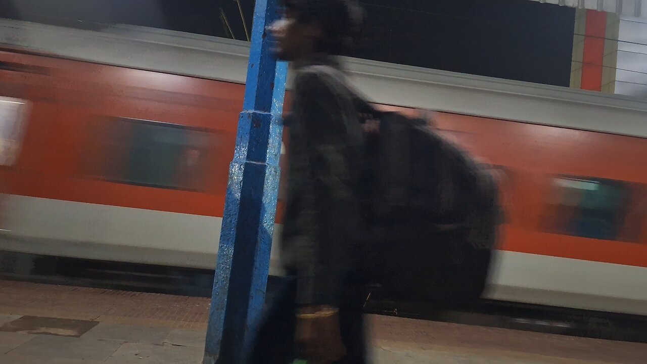 गोमो स्टेशन पर रात 11.30 बजे ये कौन सा तूफान आया। क्या आप बता सकते है।