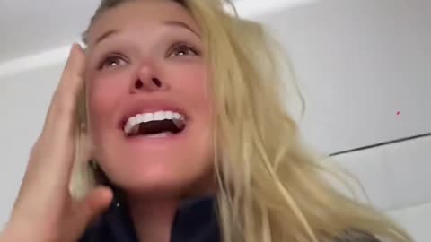 Venezuelan Girl Cries With Joy as She Learns of Maduro’s Capture