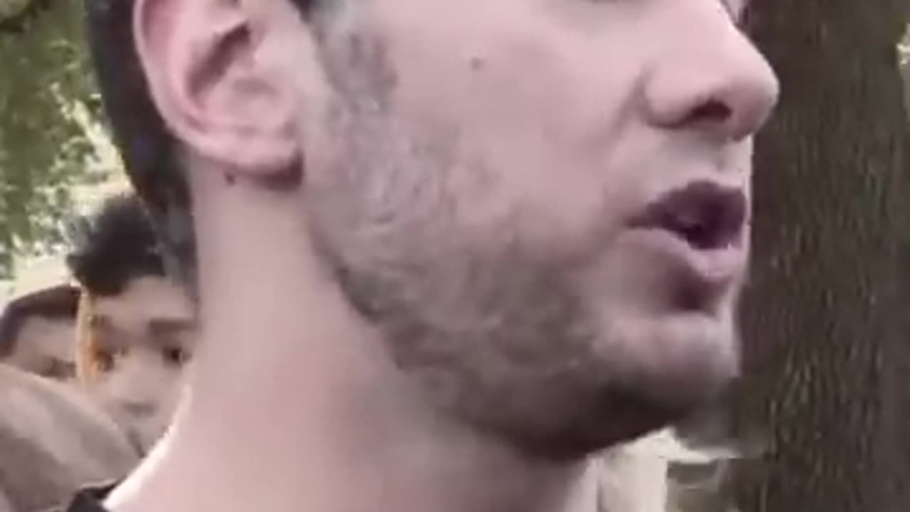 Crowder STUMPS Woke Student On Value Of Free Speech.mp4
