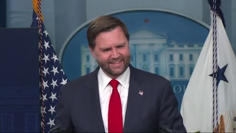 JD Vance hilariously responds to Hakeem Jeffries outrage over Sombrero Meme