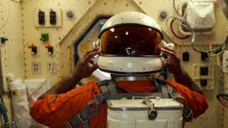 Squatting Tiger. Trailer 2.