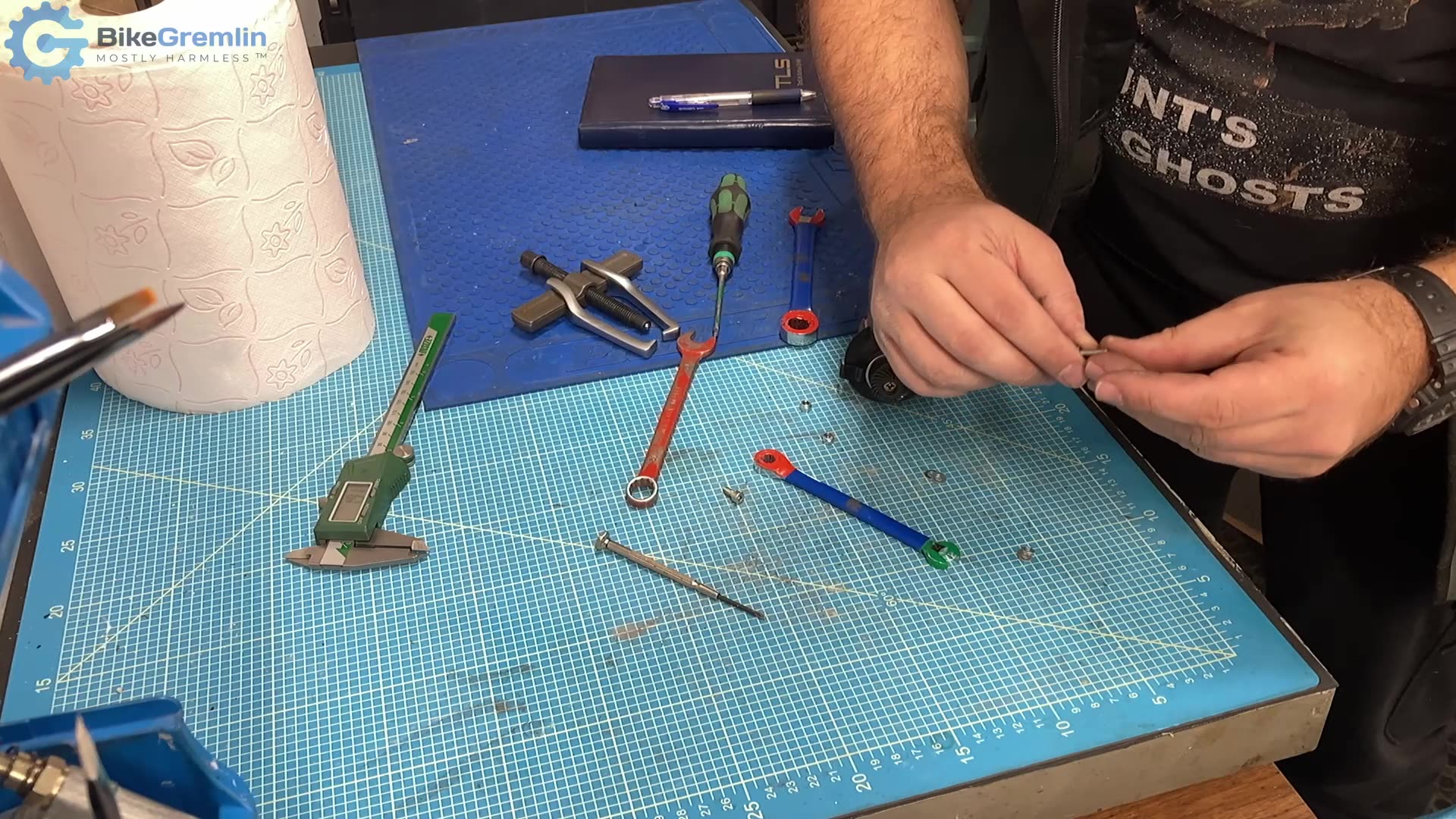 Pulling the rotor bearing from a Milwaukee HD18AG125 angle grinder