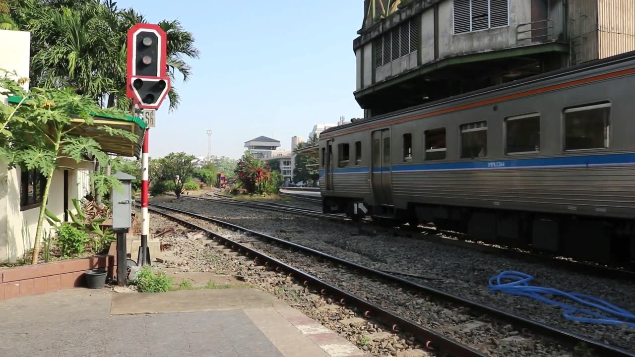 Exploring Bangkok's Iconic Hua Lamphong Railway Station | สถานีหัวลำโพง