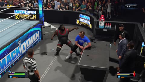 Mark Henry squashes Todd 
