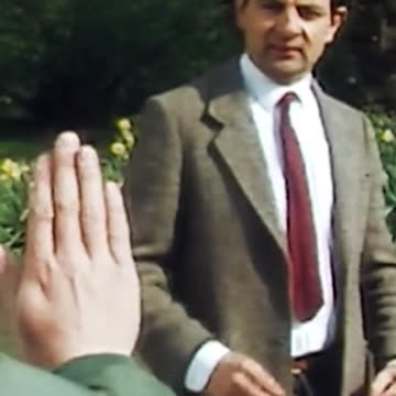 Will Mr Bean get that perfect picture?