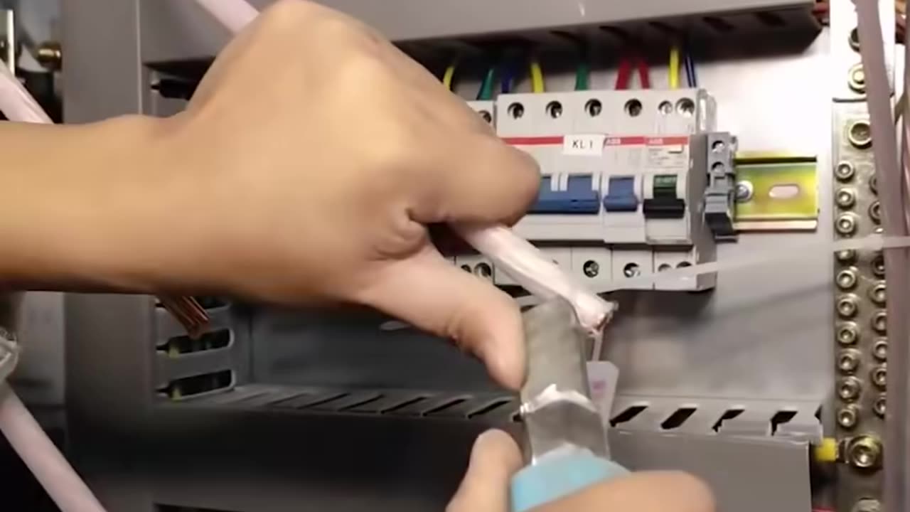 Electricity isn’t easy work, but this girl handles it like a pro
