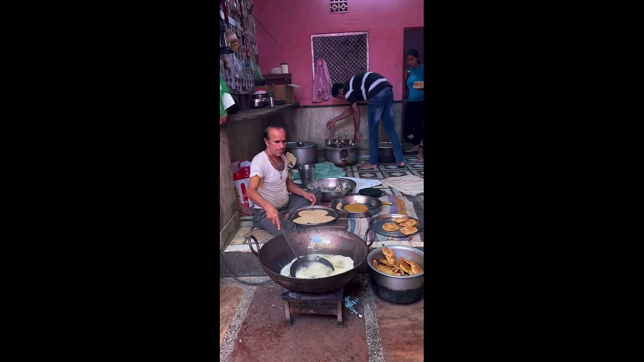 ඒ කඩේ කෑම ගොඩක් රස ඇති