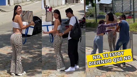 Girl goes without pants on the street 😱👇🏻