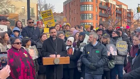 🚨 Communist Mayor Mamdani says he called President Trump & filed complaint about Maduro Arrest