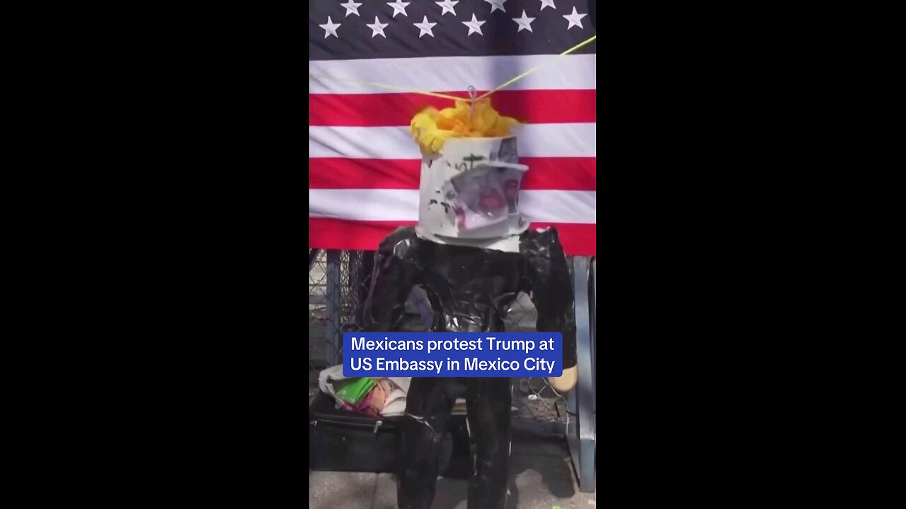 Mexicans burn Trump Pinata