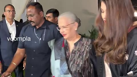 amitabh bachchan and abhishek bachchan with aishwarya rai a