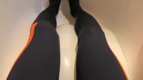 Zpocené nohy na pevném balónku