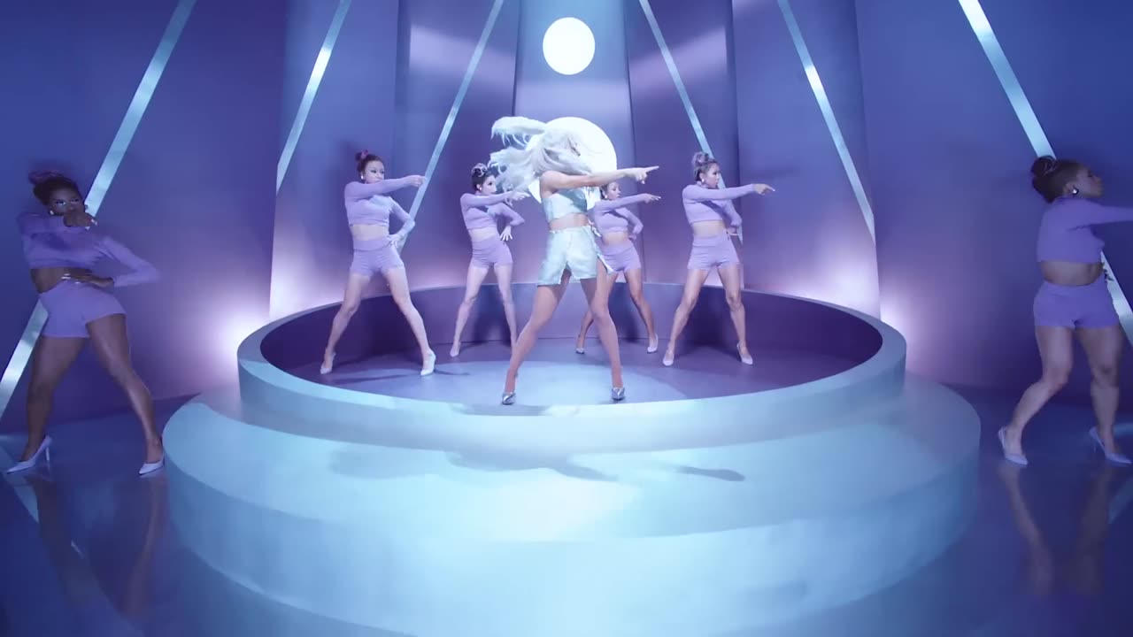 Ariana Grande - Focus (Official Video)