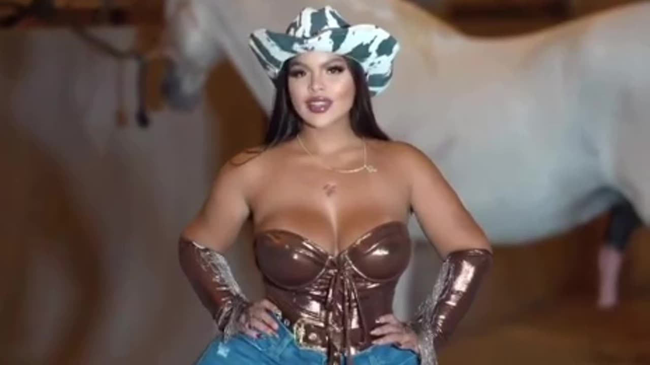 See what see did to the horse 🐴