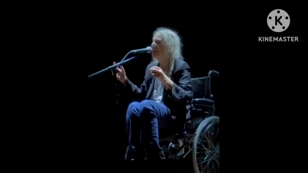 Patti Smith collapses on stage and cancels concert in Brazil