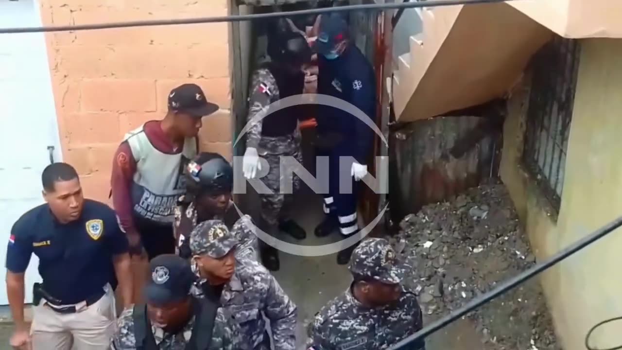 Hombre a su Pareja en Guachupita