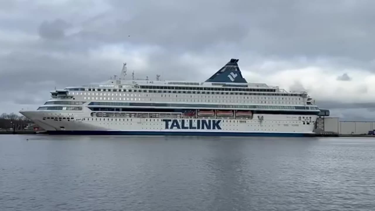 Ongekozen CDA regioburgemeester Jos Wienen: Heeft deze asielboot al tenminste 10 miljoen gekost?