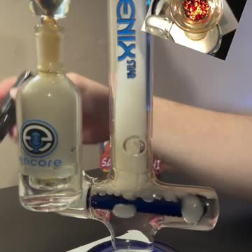 Phoenix Star Ice Catcher Bong with Inline Perc in action #420 #bongguy