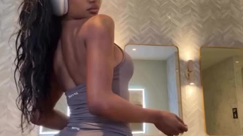 🍑 Peach Bottom Baddie 💯🔥👀