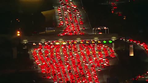 Travelers swarm Dallas Fort Worth International Airport ahead of the Thanksgiving holiday 👀