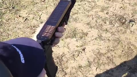 消音AR57 #国外合法拍摄国内请勿模仿 #武器科普 #实弹射击 #男人减速带 #靶场射击