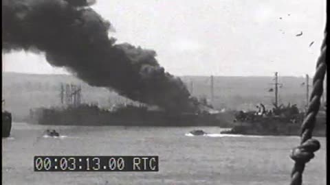 SCENES OF BURNING LSTs, PEARL HARBOR - SCENES OF BURNING LSTs, PEARL HARBOR - 428-npc-4195