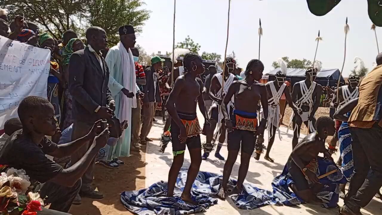 African unique custom|support their beautiful tradition