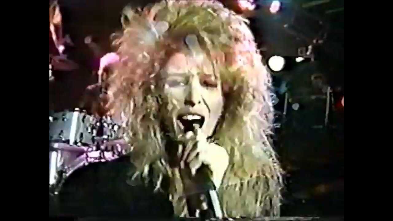 🎹☝🏻🎸🏟️🎤🤘🏻🥁 ABSO-ROCKIN'-LUTELY! 'REBEL' 'FEMME FATALE' 'FEMME FATALE'