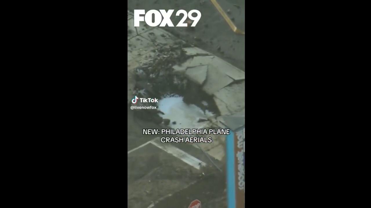 "The Crash Site in Philly Looks Like the Aftermath of a Missile Strike" 😳 It really does. A missile dressed as a plane?