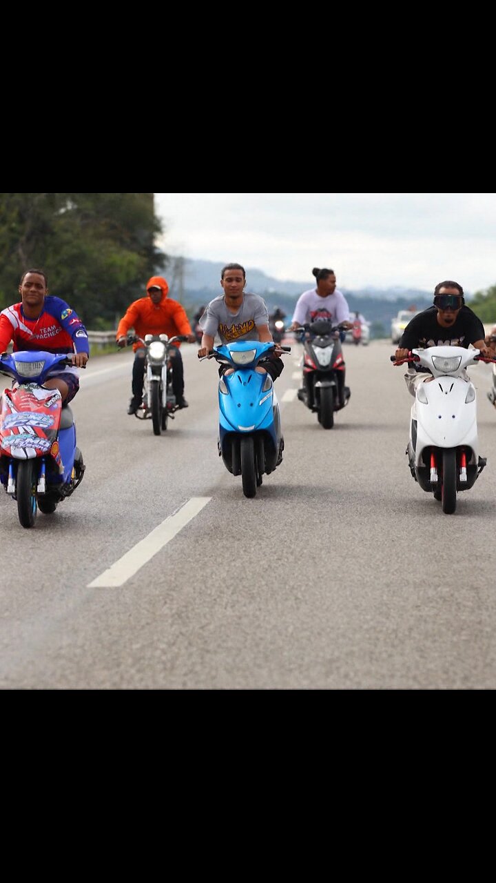 La pasión por las carreras ilegales que persigue la policía en República Dominicana