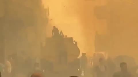 🚨➡️Heartbreaking. Muslims are setting fire to entire Christian villages and towns in Syria. 🇸🇾🔥