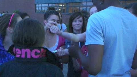 Chef Boy R Dizzy VLOG: Signing Autographs (June 9, 2010)